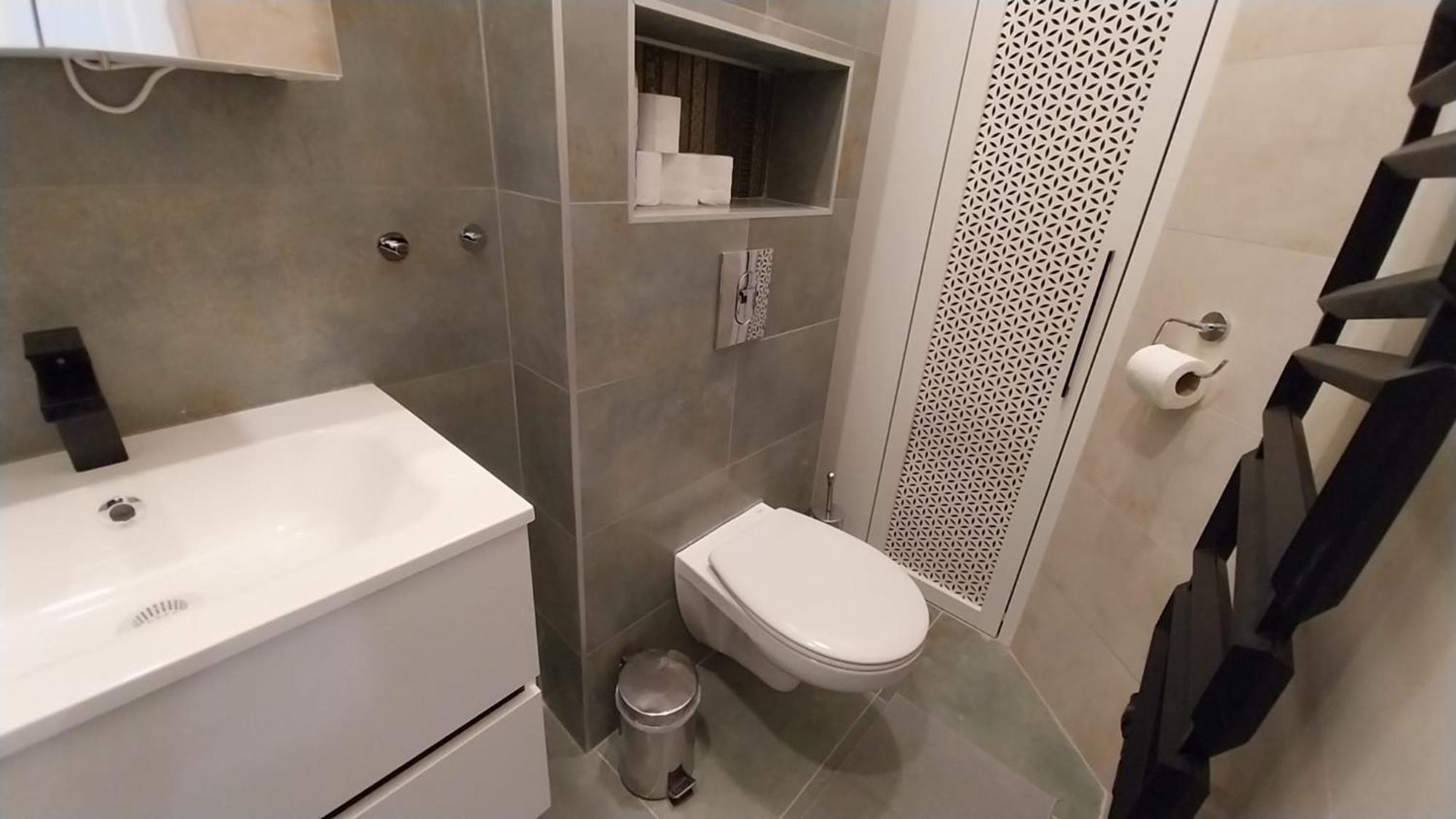 Szekely Apartment Near Deak Ferenc Square With Free Parking In Garage Budapest Extérieur photo