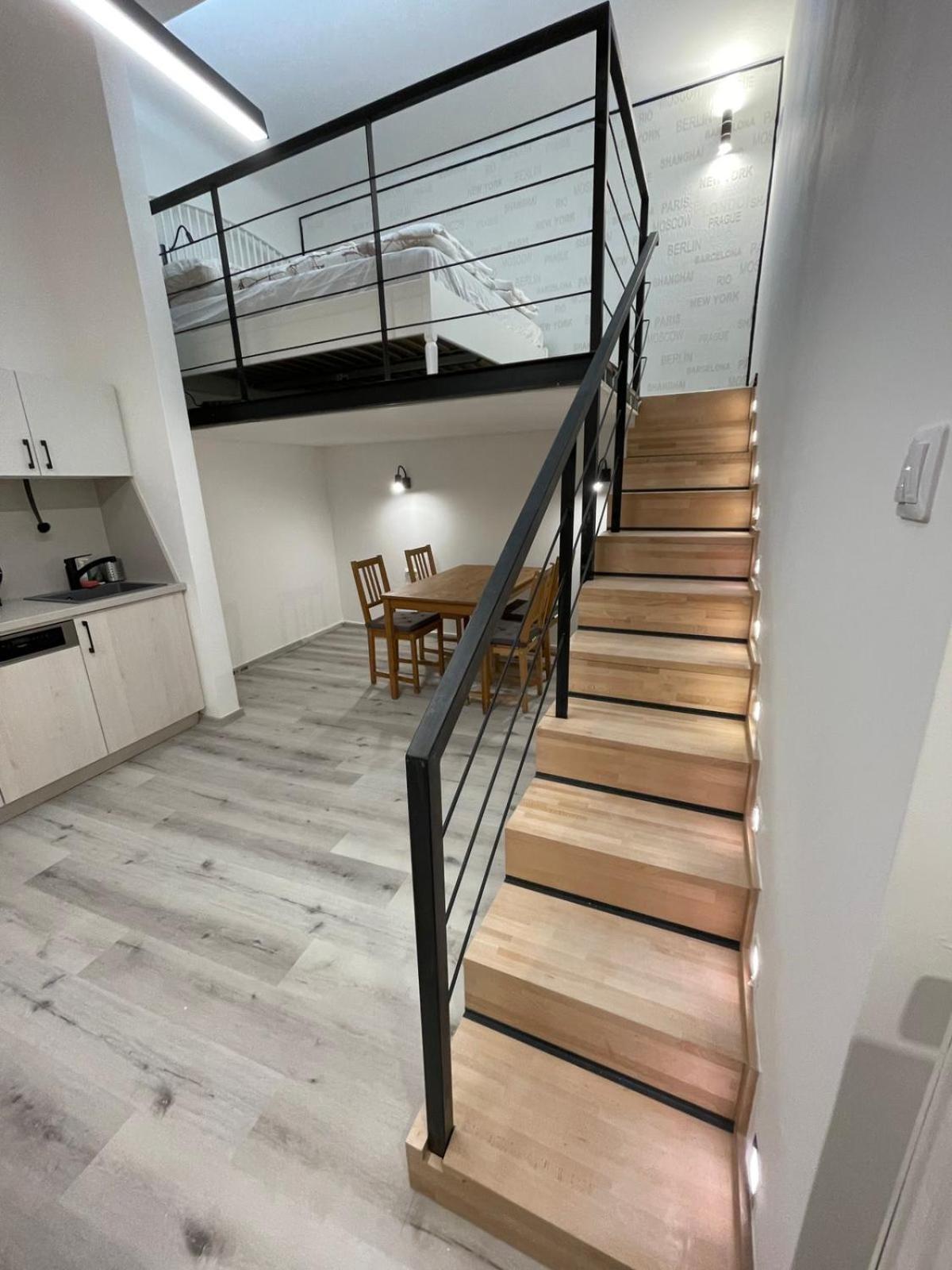 Szekely Apartment Near Deak Ferenc Square With Free Parking In Garage Budapest Extérieur photo