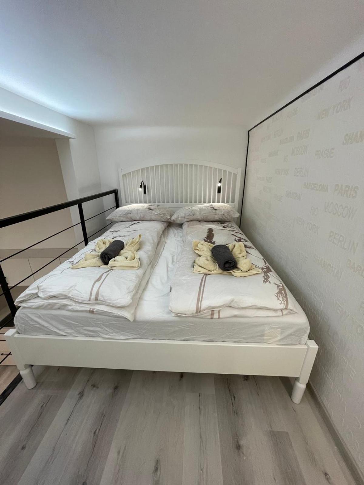 Szekely Apartment Near Deak Ferenc Square With Free Parking In Garage Budapest Extérieur photo