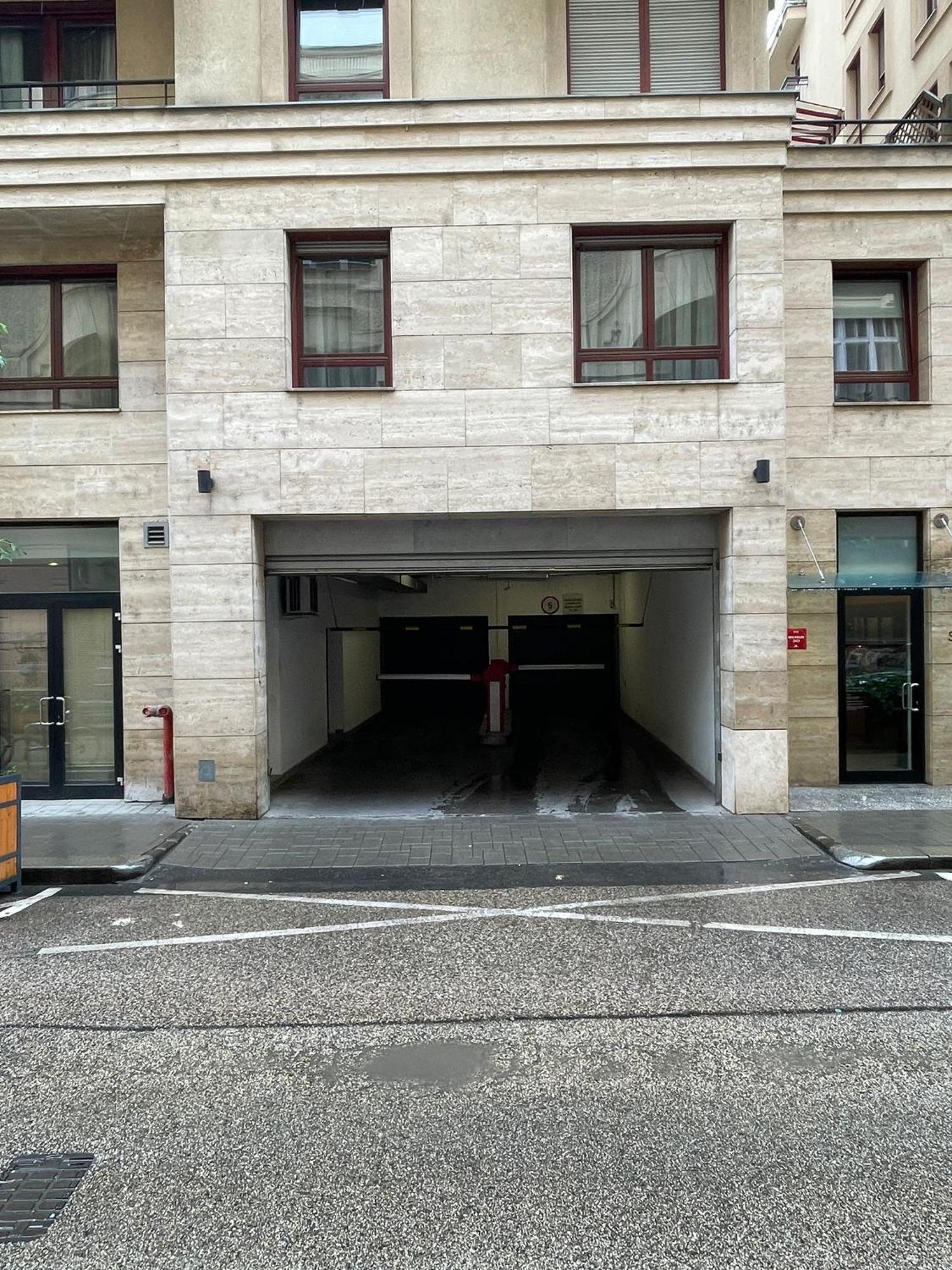 Szekely Apartment Near Deak Ferenc Square With Free Parking In Garage Budapest Extérieur photo