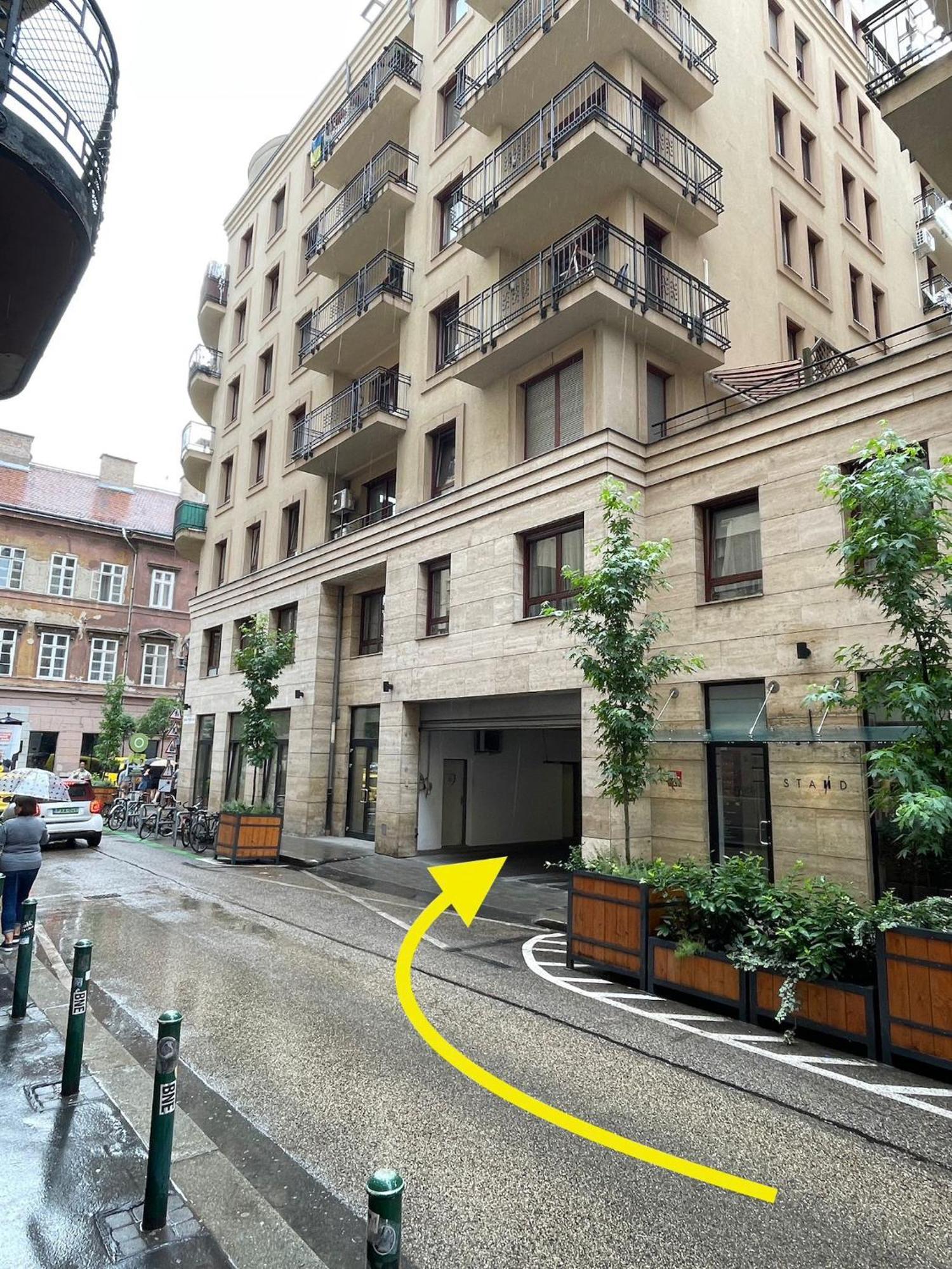 Szekely Apartment Near Deak Ferenc Square With Free Parking In Garage Budapest Extérieur photo